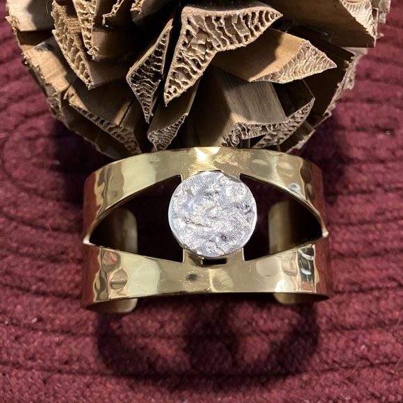 🌸Cuff Bracelet - Picture 1 of 6